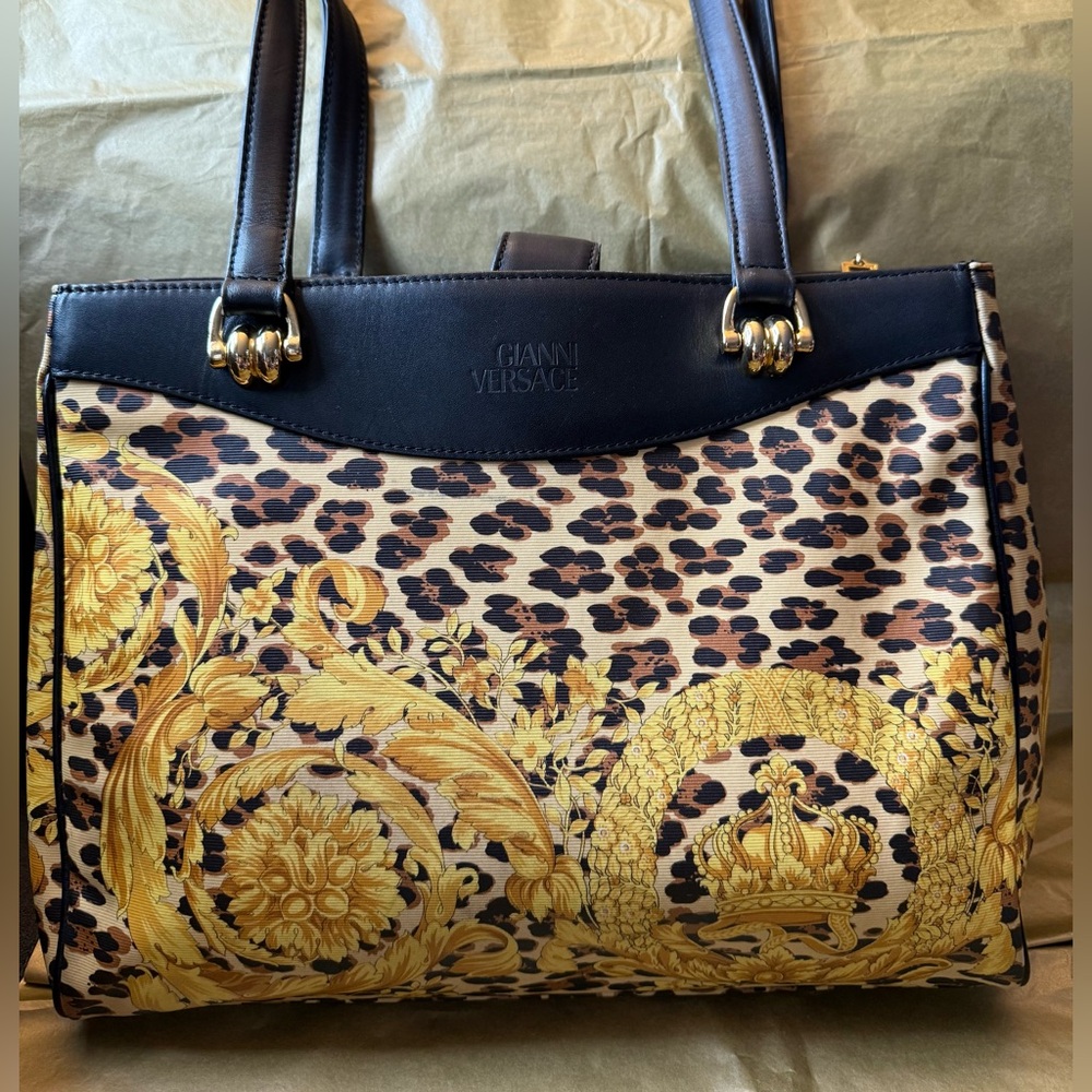 Gianni Versace in iconic Baroque Wild Flower print Bag
